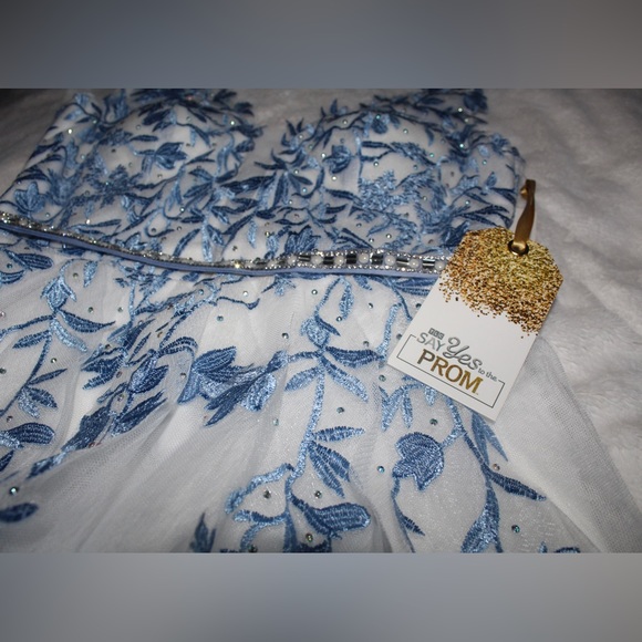 Say Yes to the Prom Juniors V-Neck Embroidered Gown (Size 1, White Blue) - Picture 4 of 5